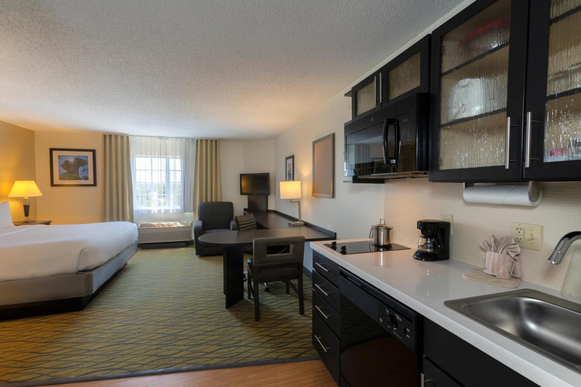 King Studio Suite