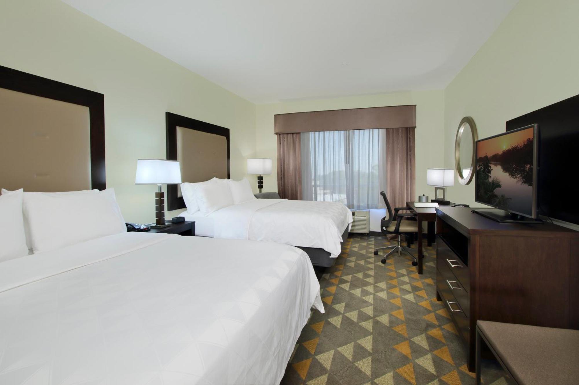 Standard Room with Two Queen Beds