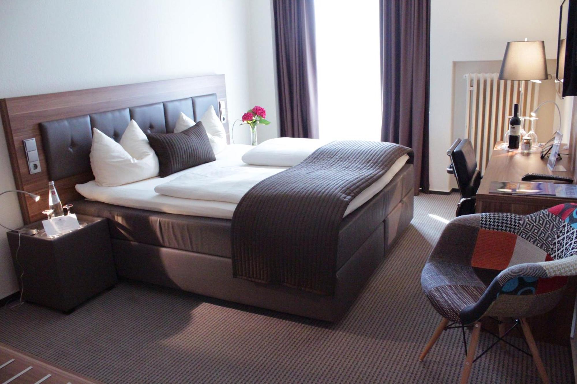 Komfort Doppelzimmer teilweise mit Balkon,1219152667:JPEG