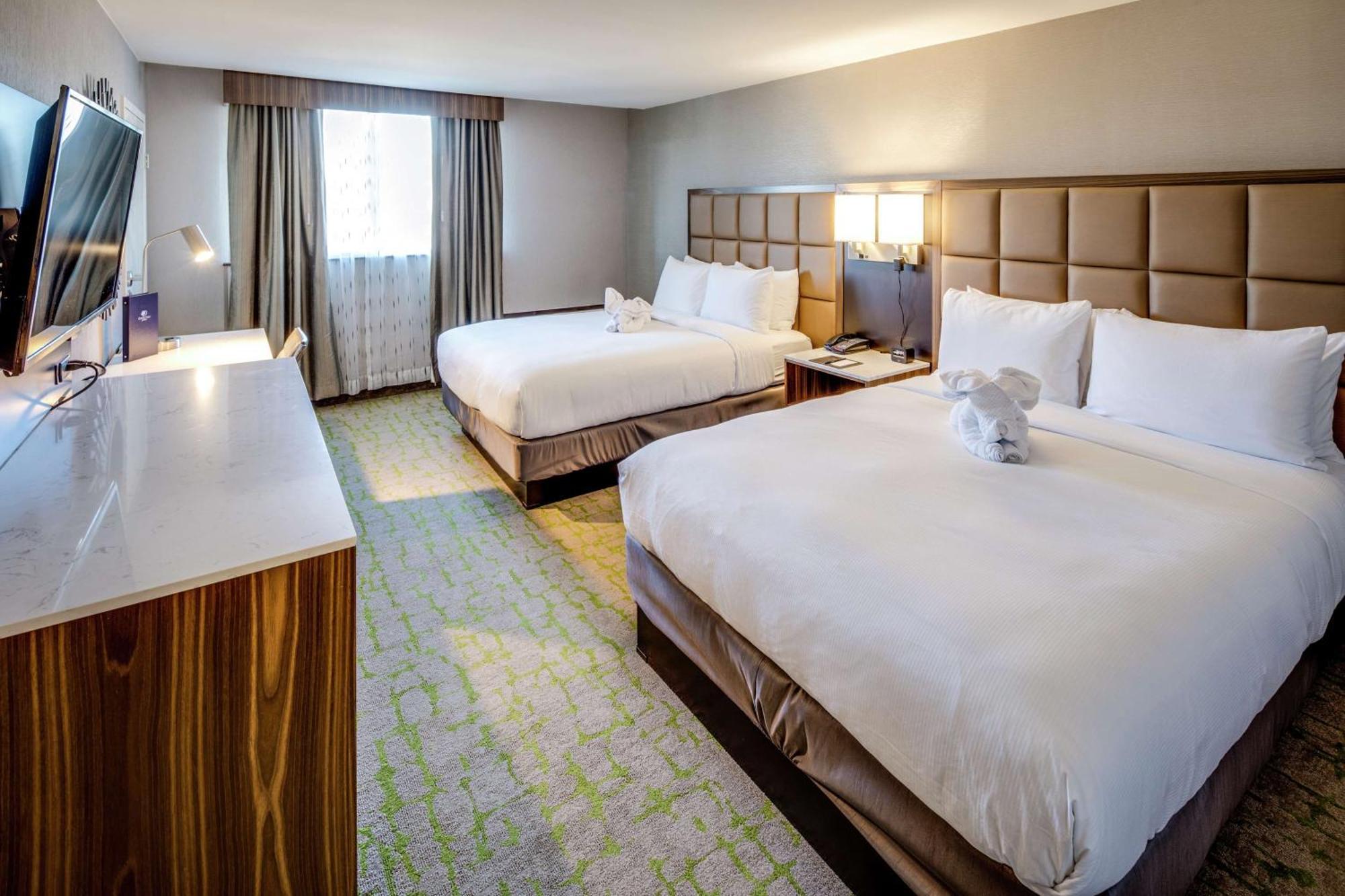 Queen Room with Two Queen Beds and River View