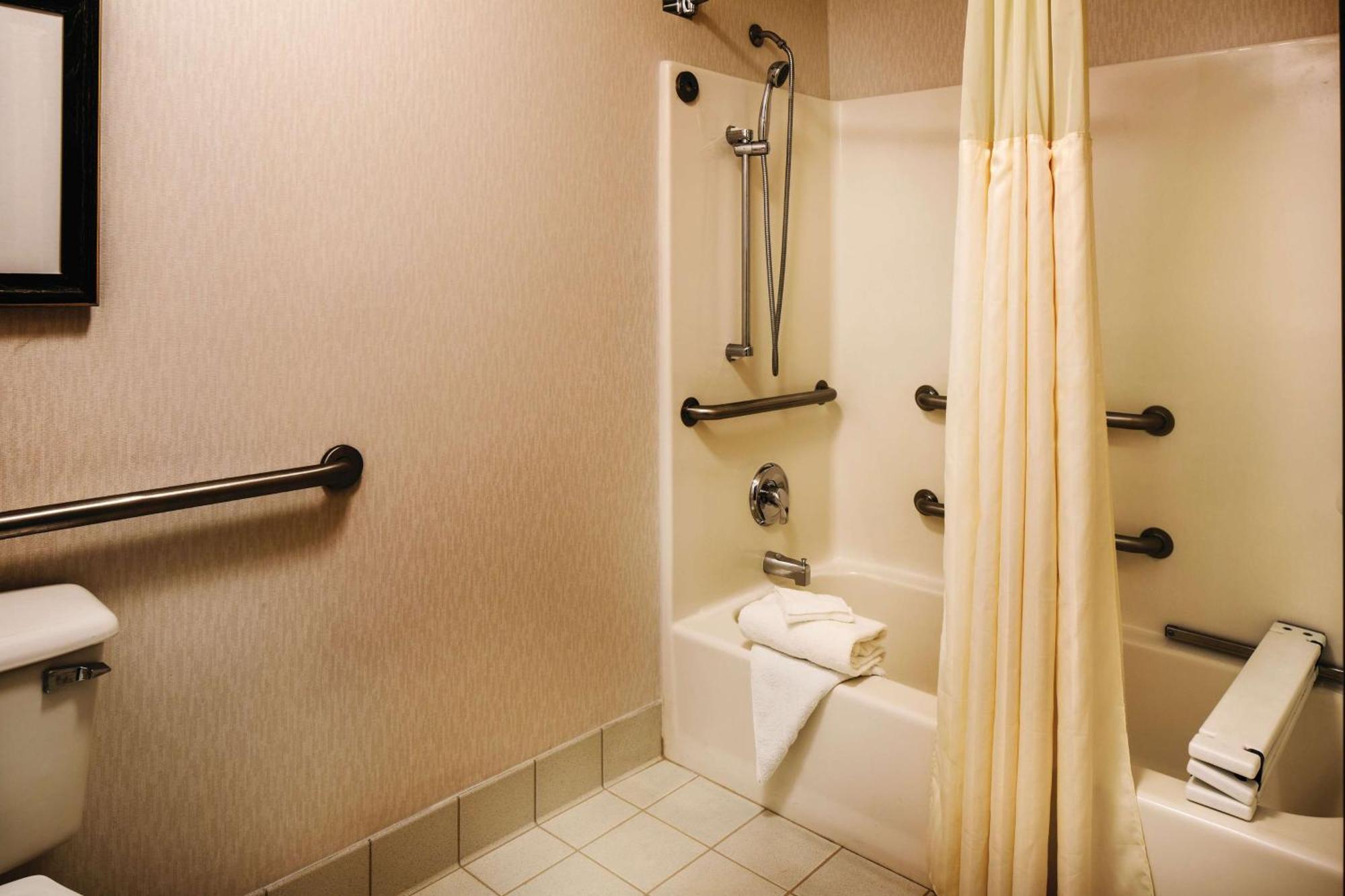 King Room Accessible Tub Mobility Hearing Access