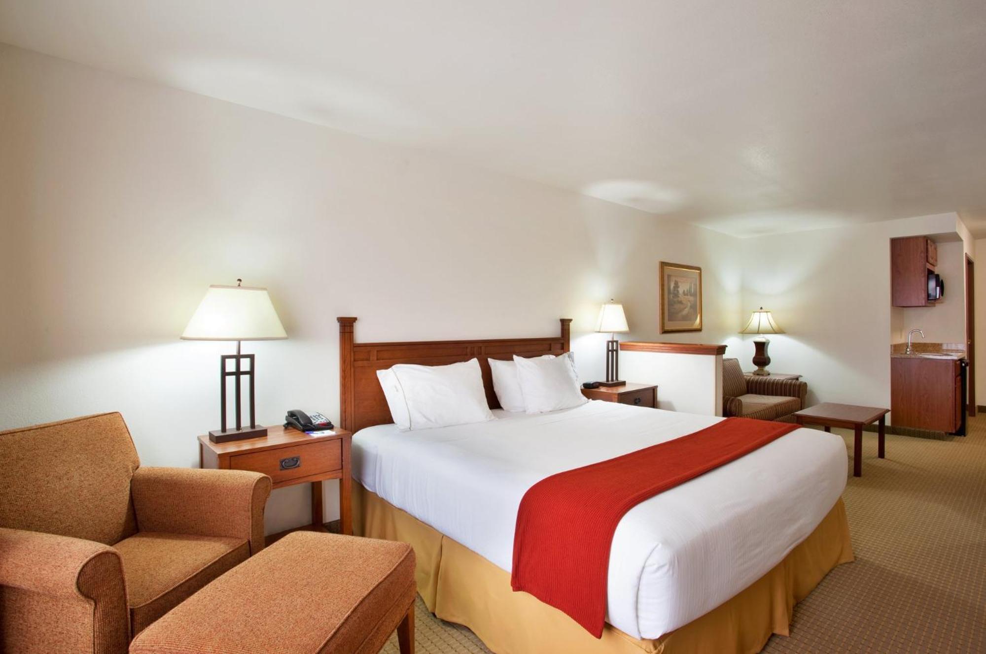 One-Bedroom Suite,191909719:JPEG