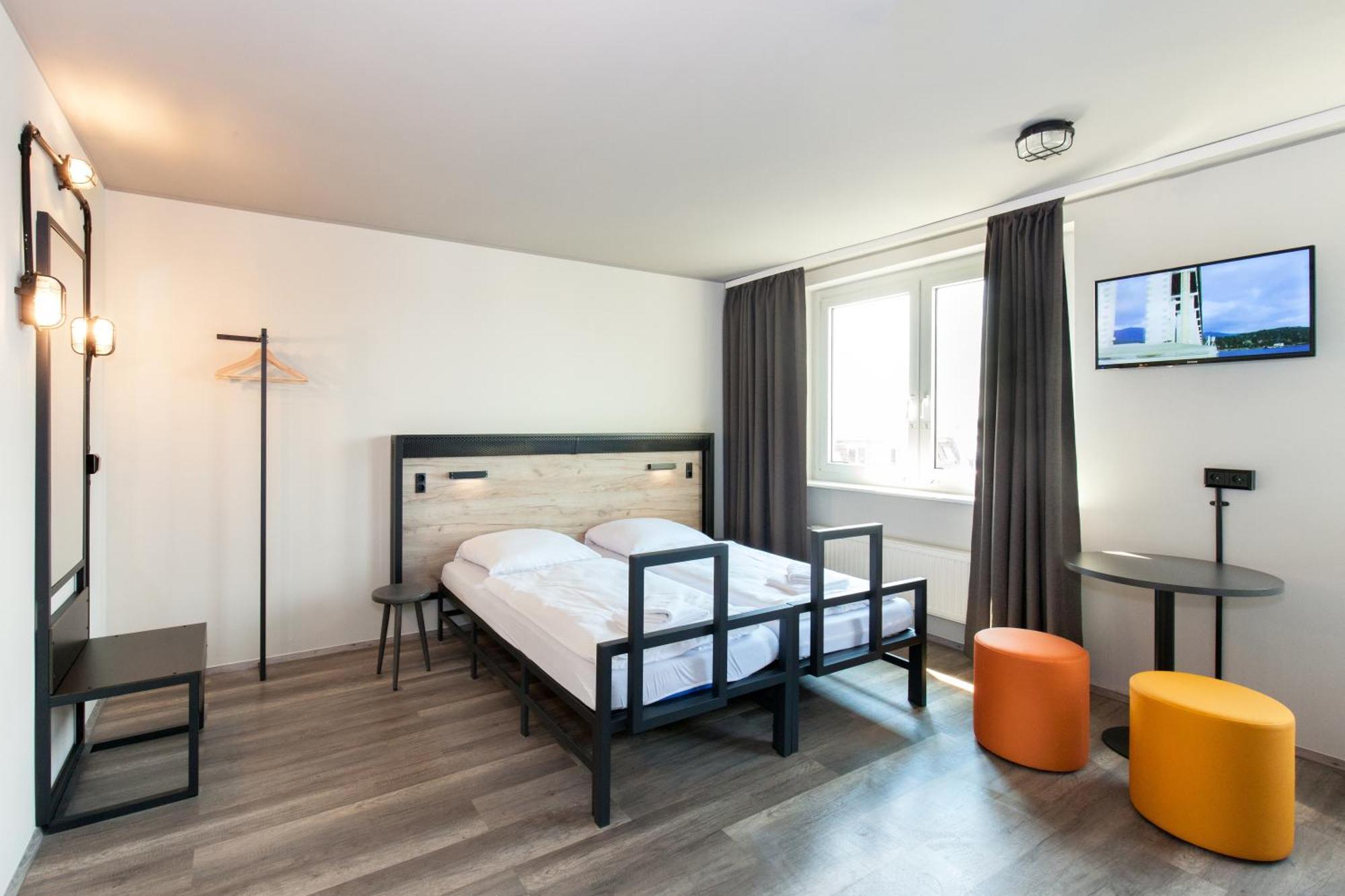 Twin Room,1273838044:JPEG