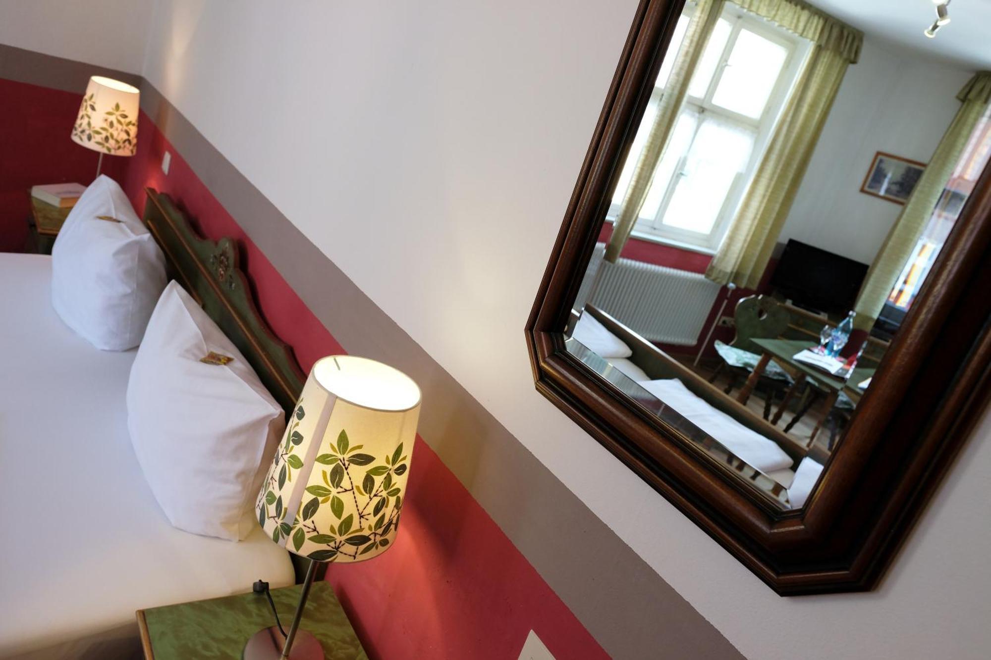 Double Room,1452680965:JPEG