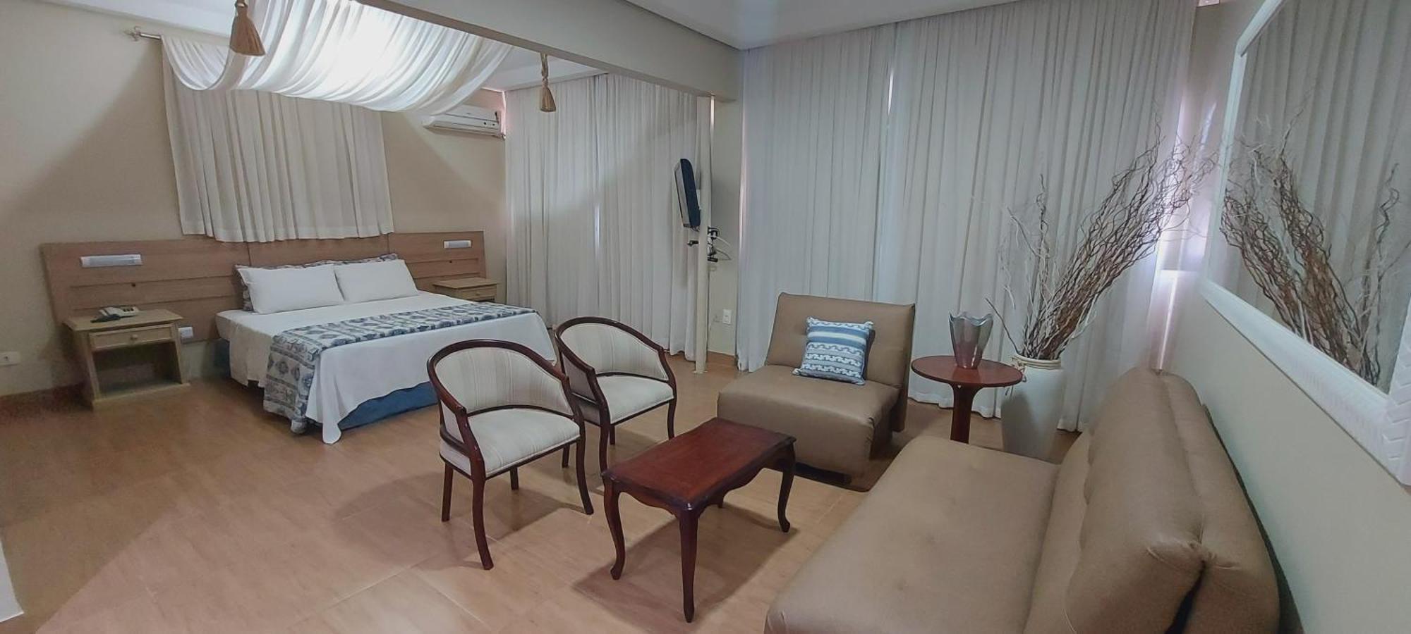 Deluxe Suite Spa Bath
