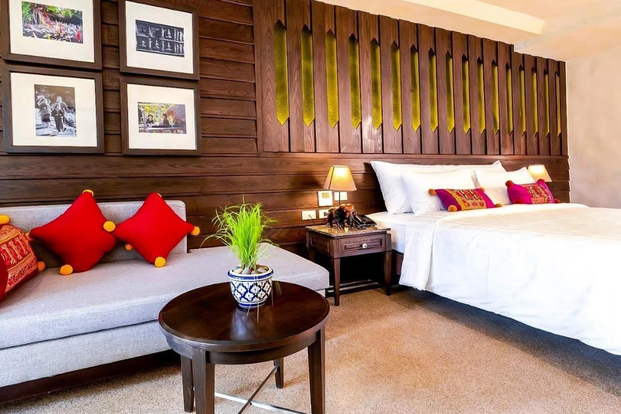 Grand Deluxe Double Bedroom