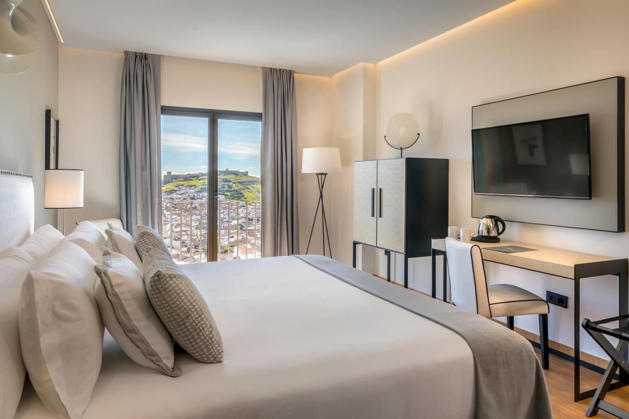 Deluxe Double Room Balcony pool view 2 pax