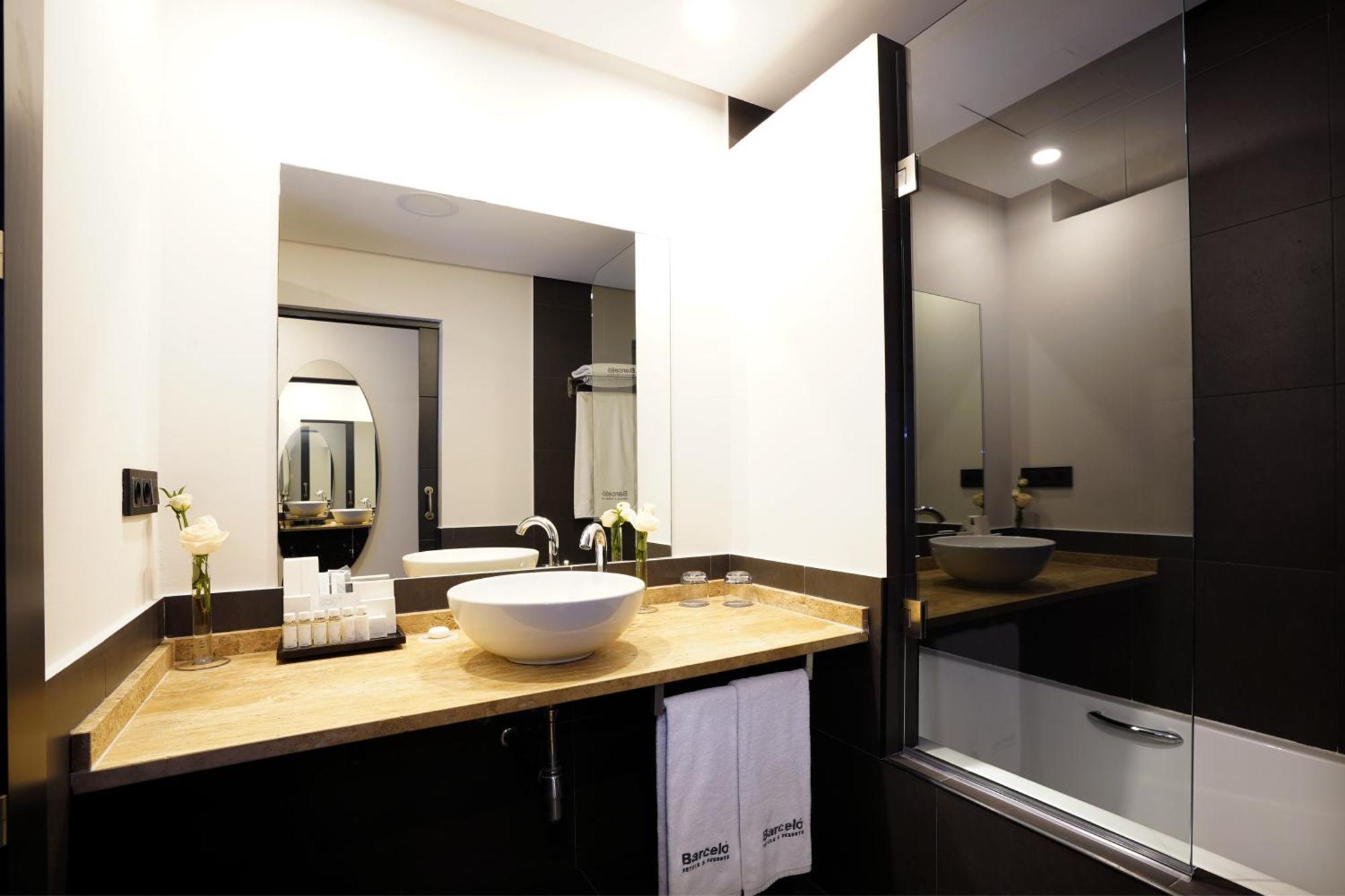 Deluxe Double Room Balcony mountain view