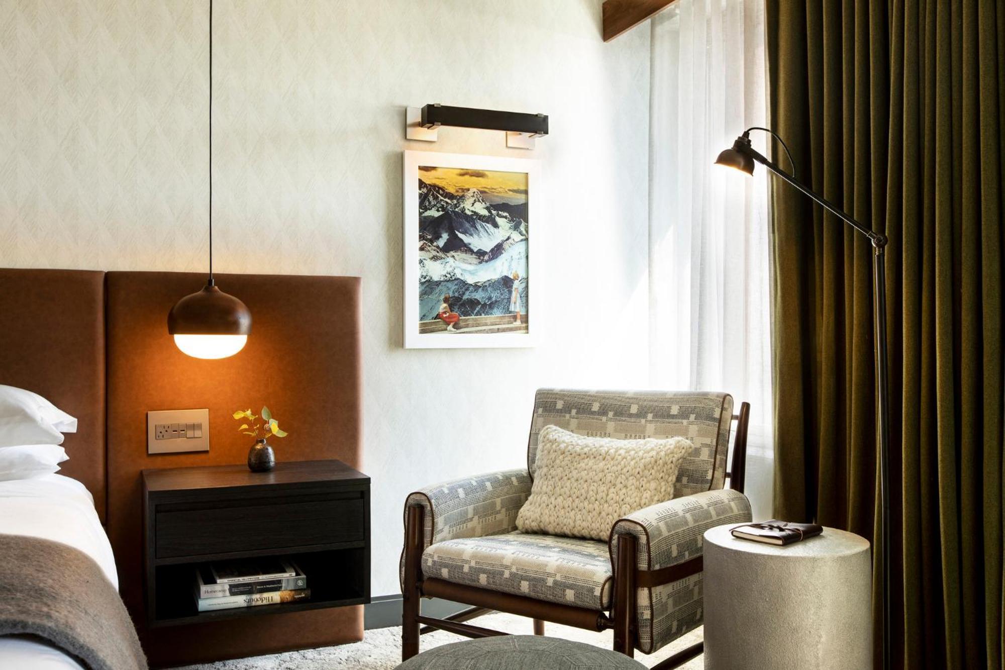 Premium King Room Mountain View