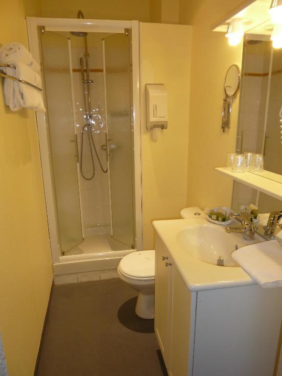 Standard Double Room with Shower,605916711:JPEG