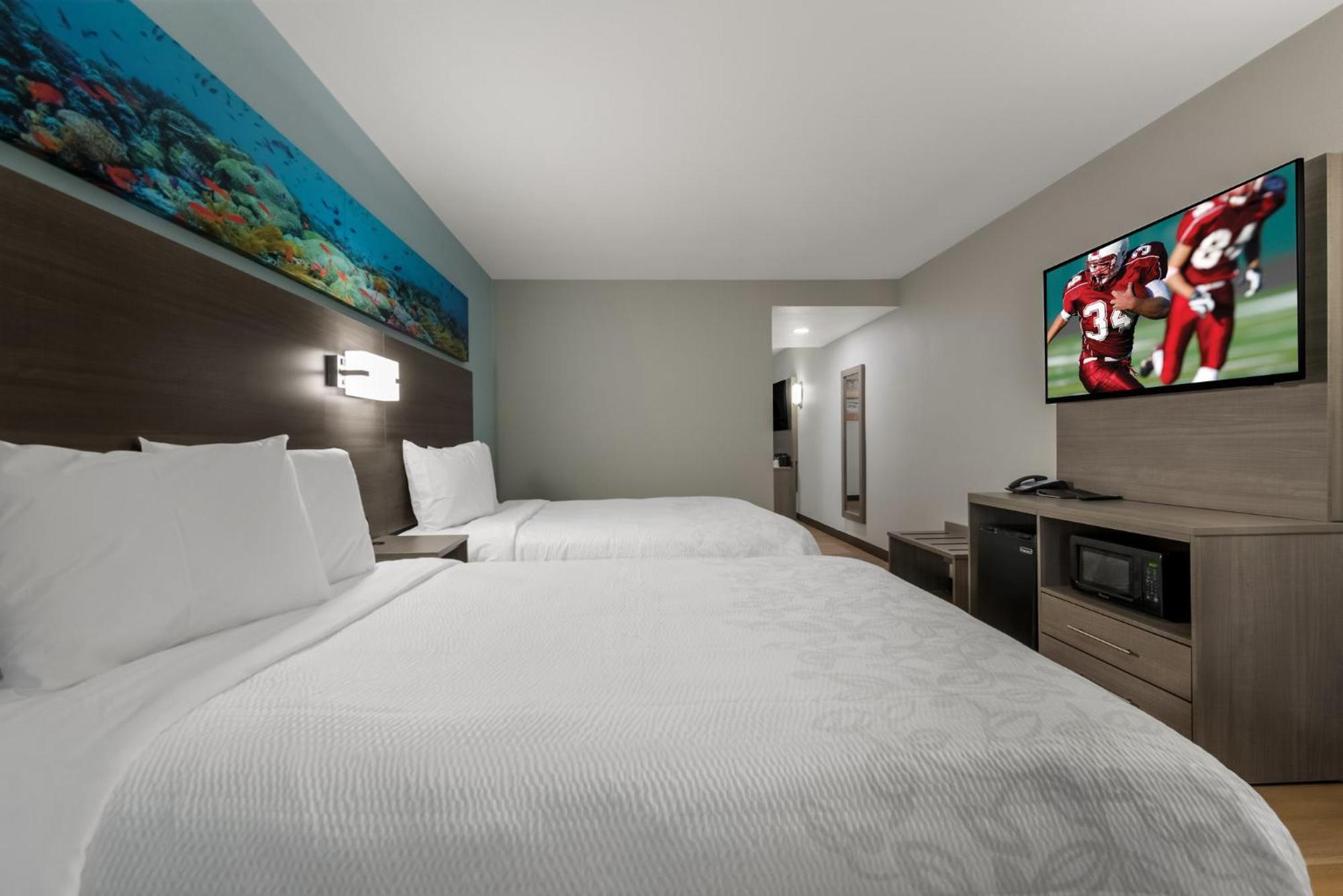 Suite Two Double Beds Smoke