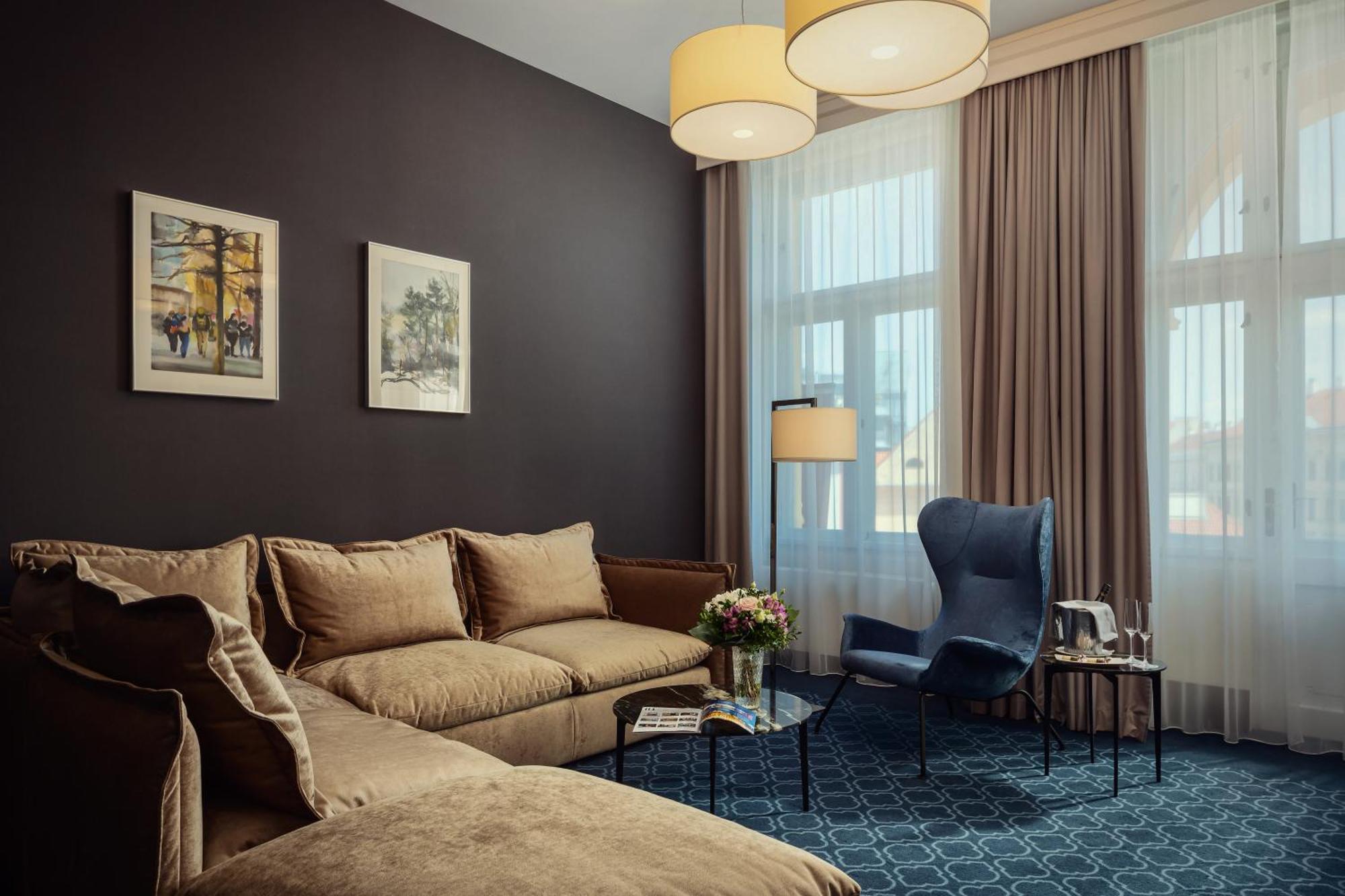 Executive Suite Lounge Spa Access