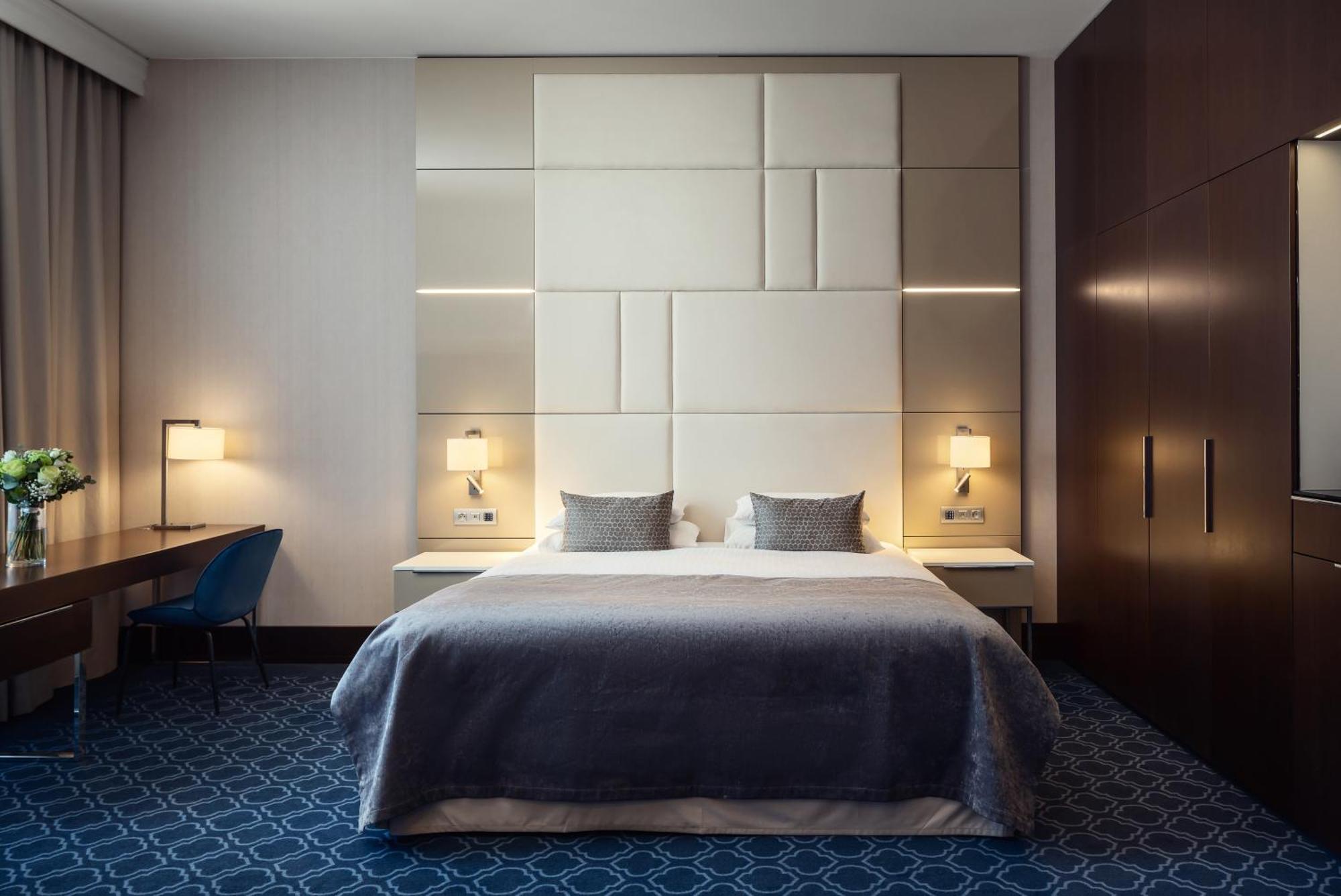Executive Suite Lounge Spa Access