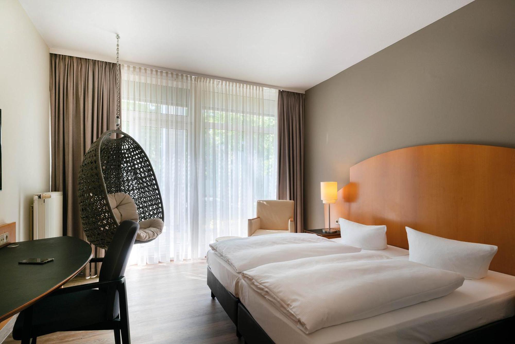 Double Room,1465768574:JPEG