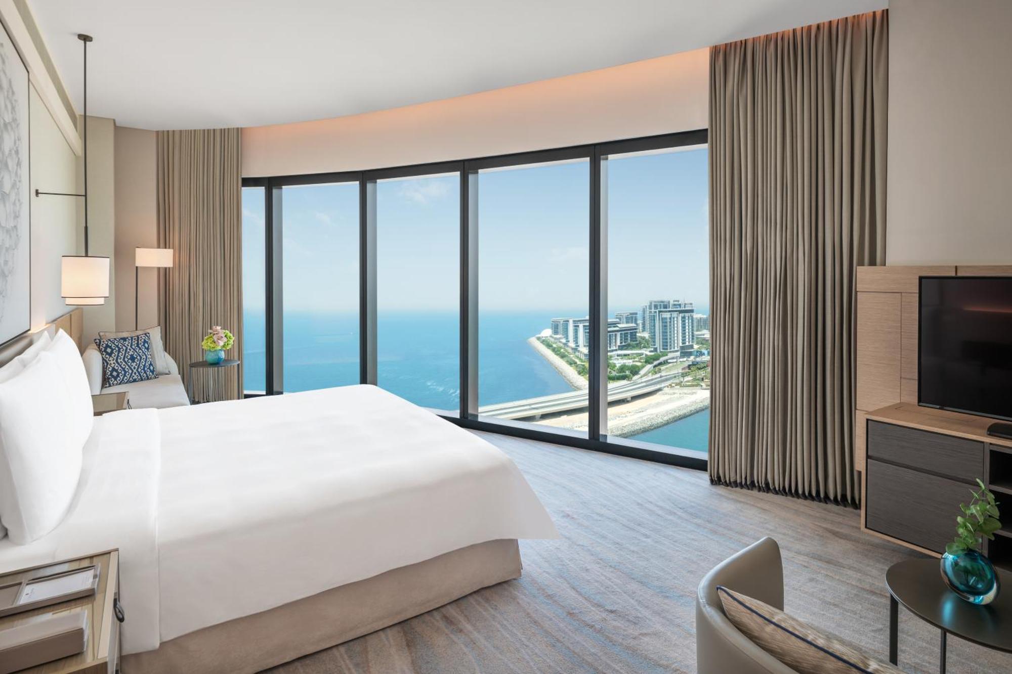 One Bedroom Sea View Suite & World's Highest Infinity Pool Access,1293578800:JPEG