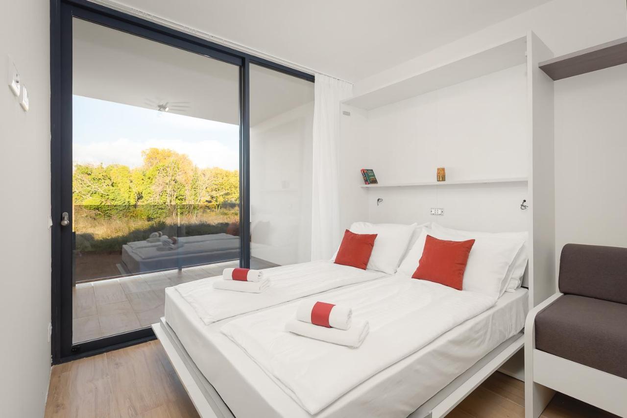 Two-Bedroom Apartment Balcony,1465799681:JPEG