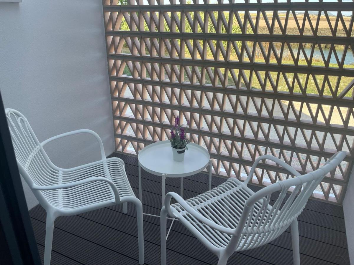Apartment Terrace,1466318741:JPEG