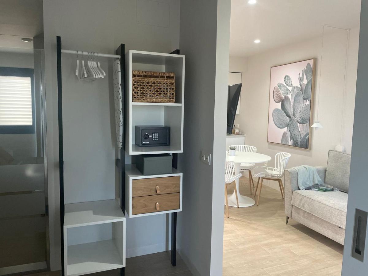 One-Bedroom Apartment,1466318738:JPEG