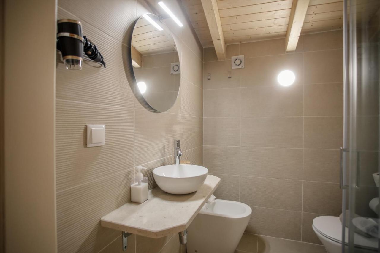 Standard Suite,1466389121:JPEG