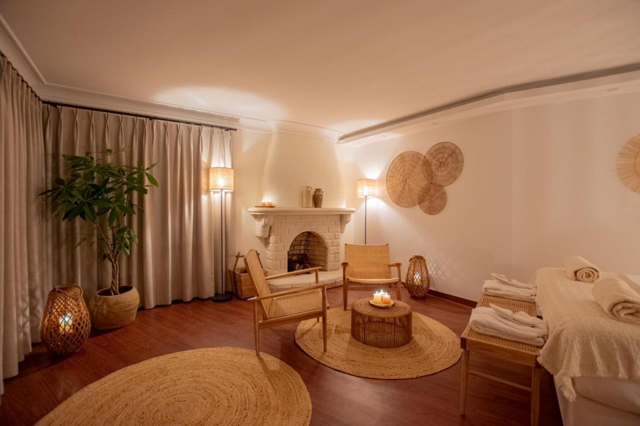 Deluxe Queen Suite