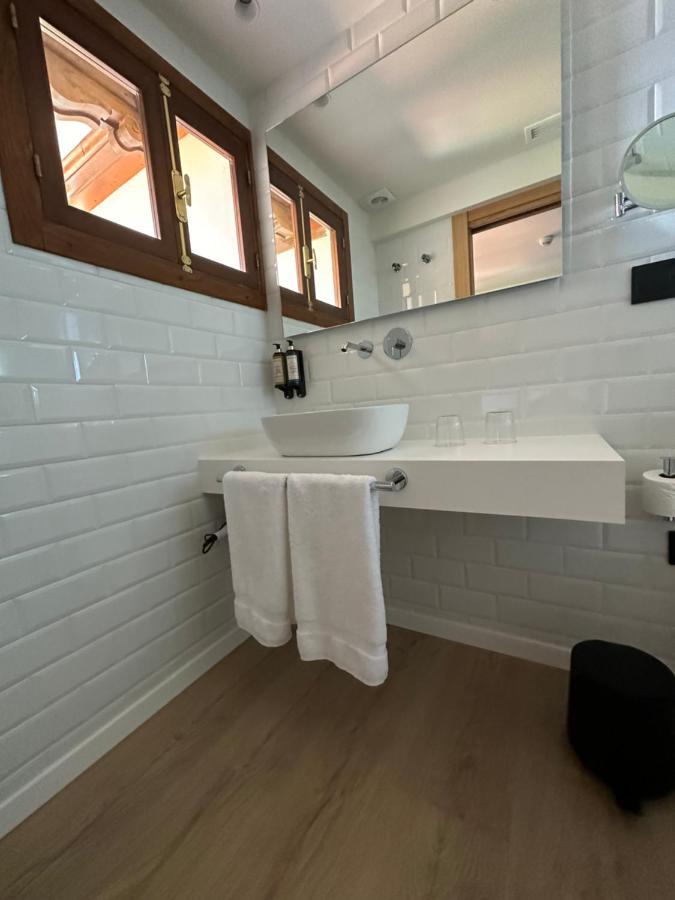 Single Room,1506992848:JPEG