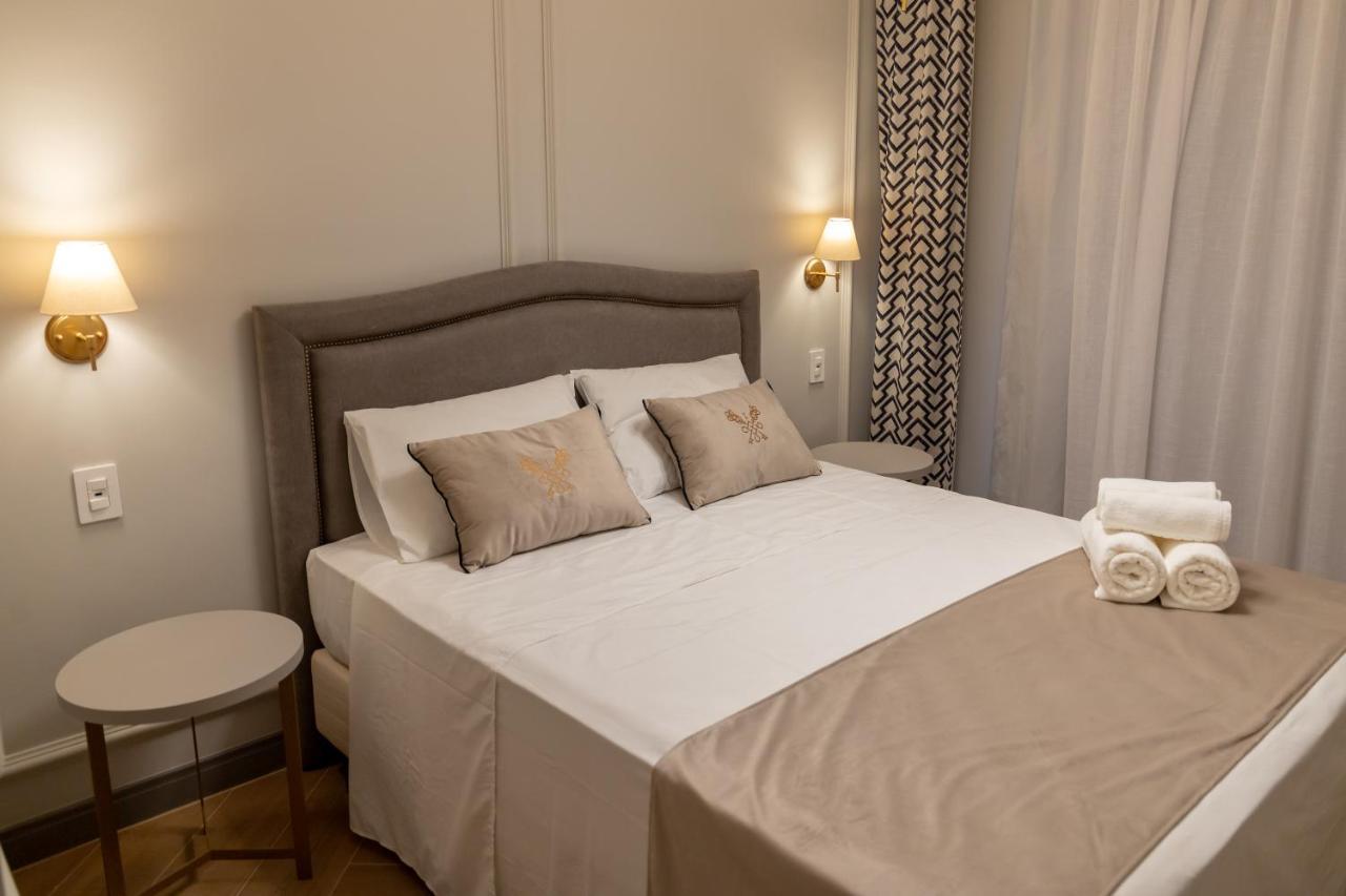 Deluxe Queen Suite