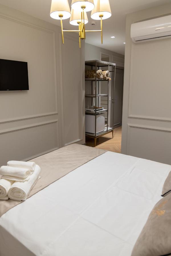 Deluxe Queen Suite