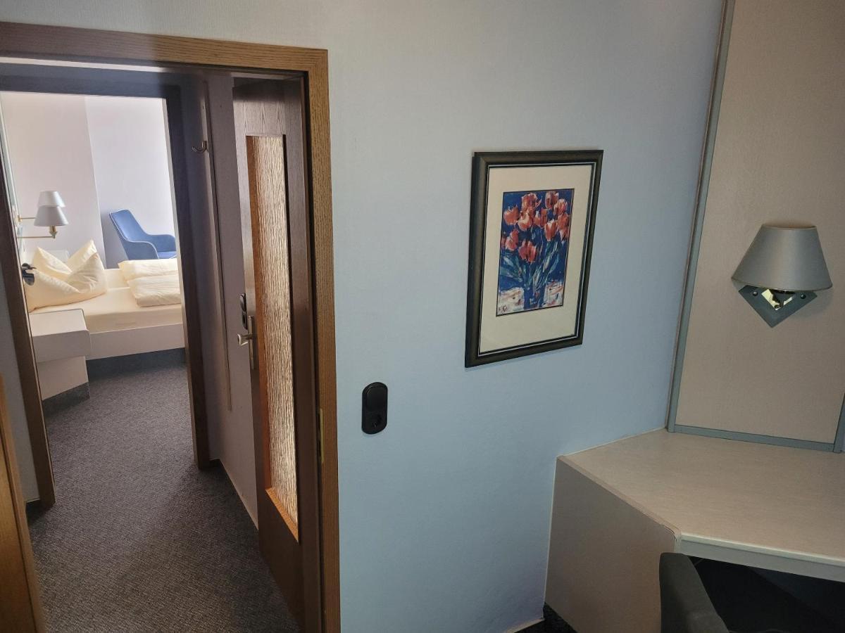 Triple Room Private Bathroom,1466792093:JPEG