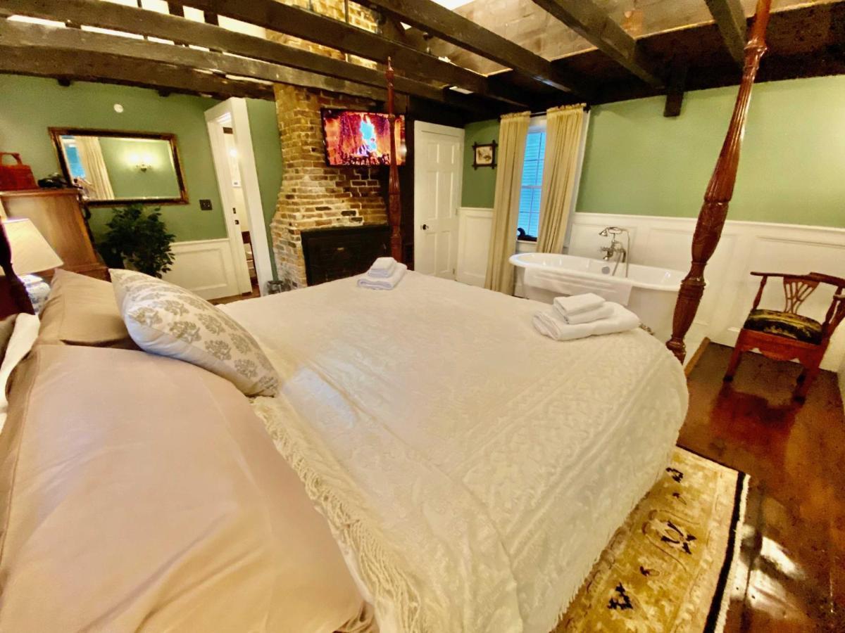 Deluxe King Studio