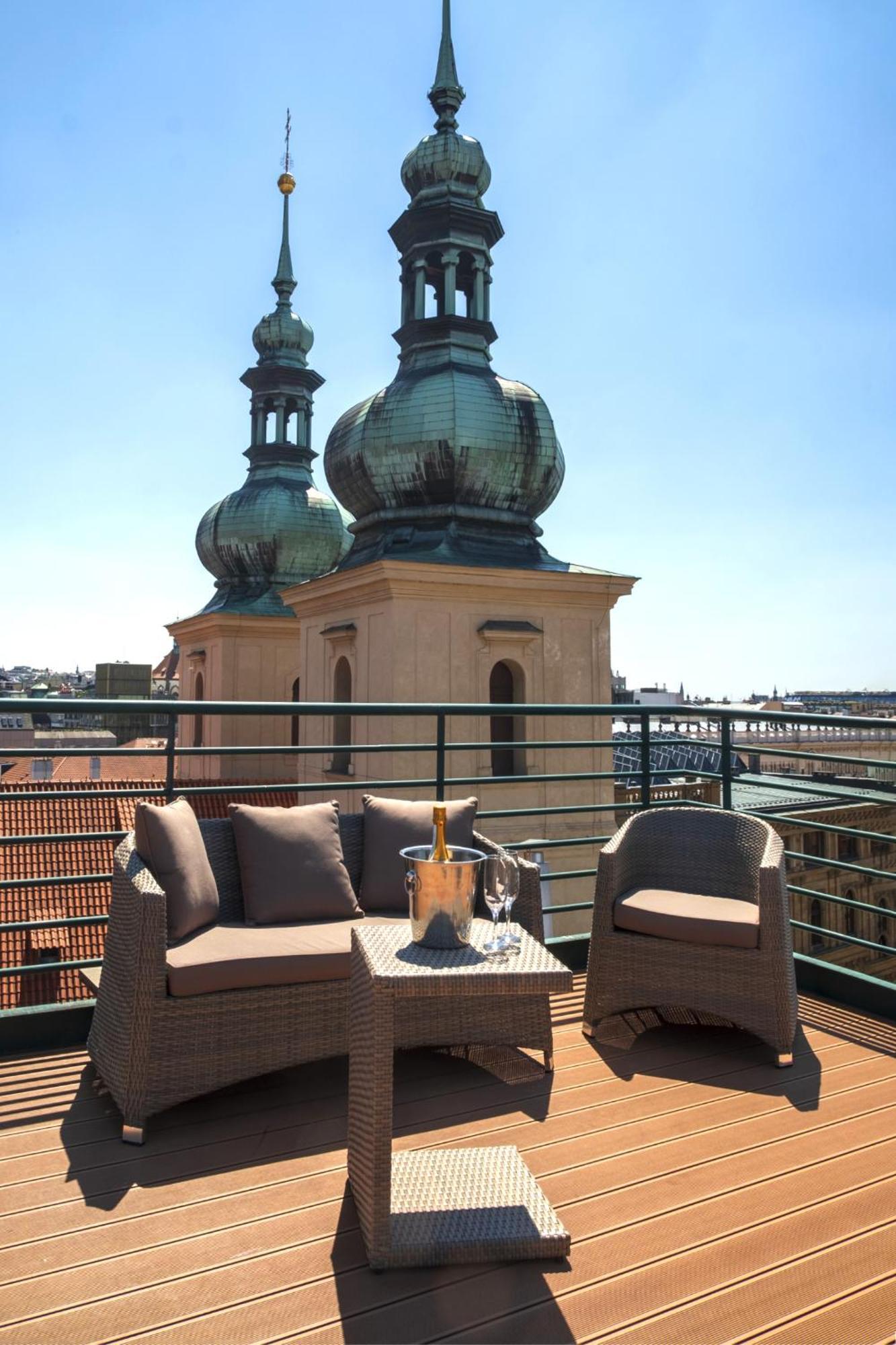 Suite with Terrace,1467919367:JPEG