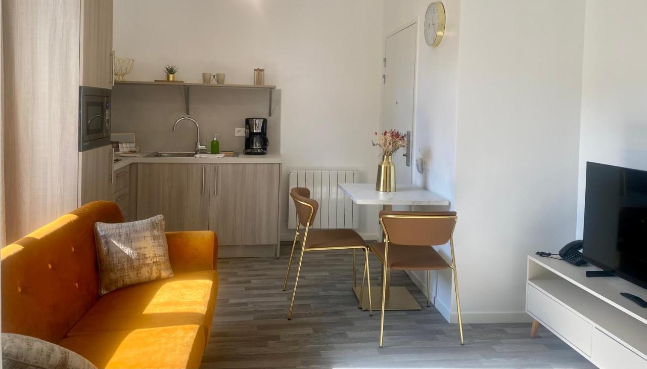 One-Bedroom Apartment,1516651846:JPEG