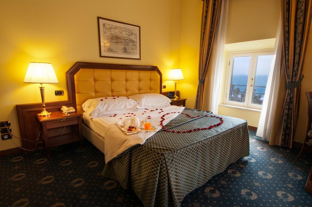 Double or Twin Room Sea View,1446934798:JPEG