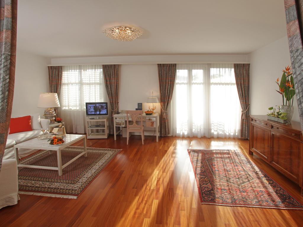 Premium Suite With Lake View,146957102:JPEG