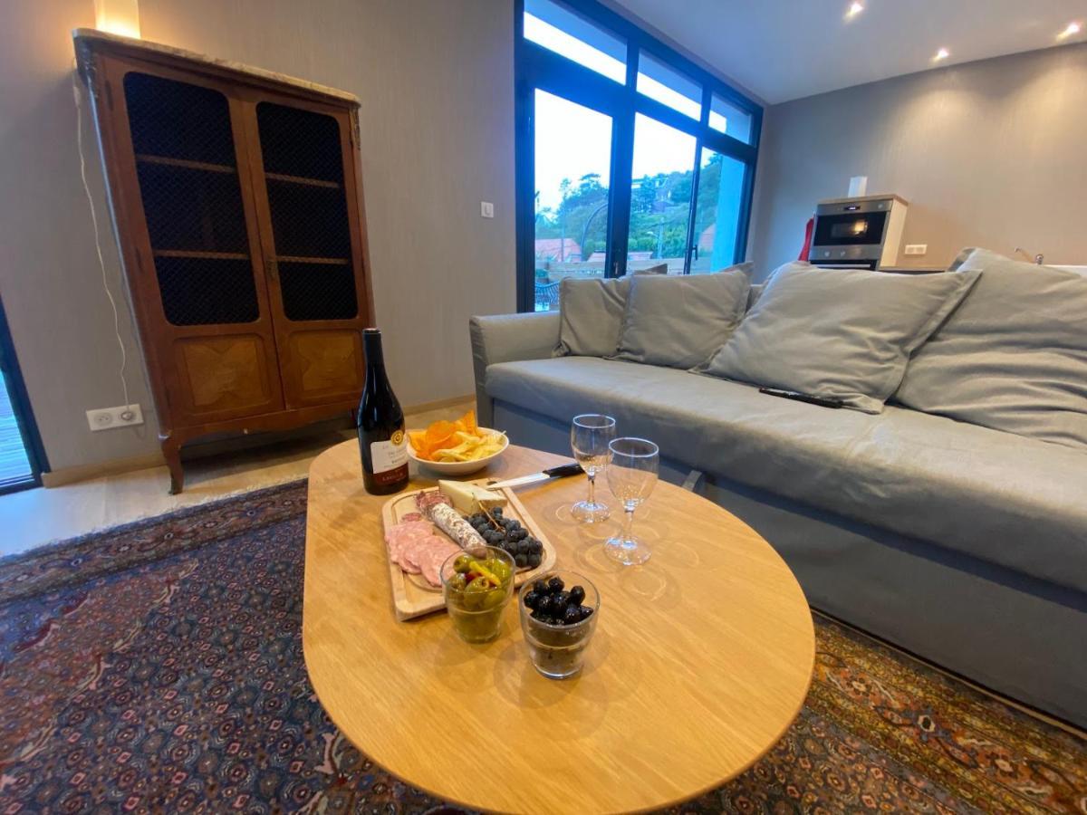 Family Room Balcony,1469370938:JPEG