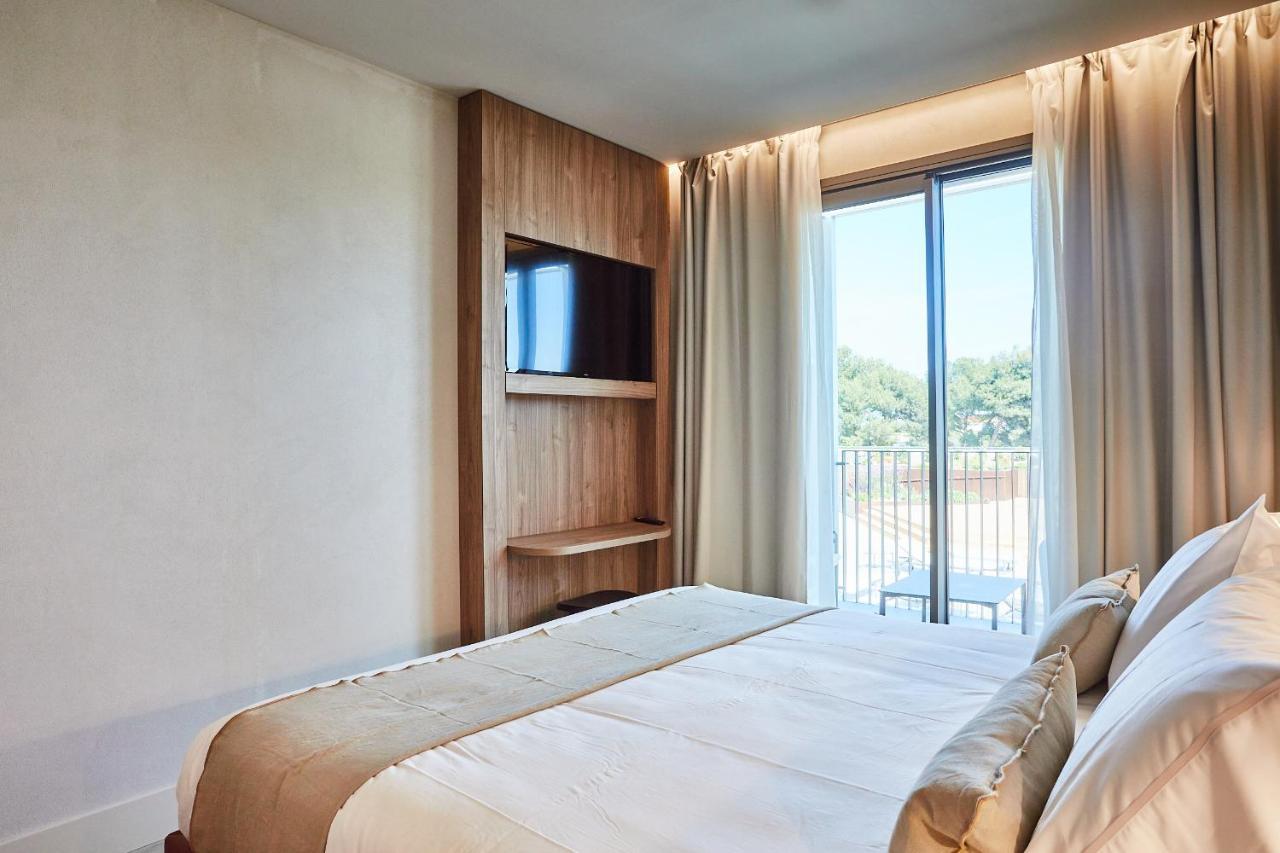 Double or Twin Room Pool View