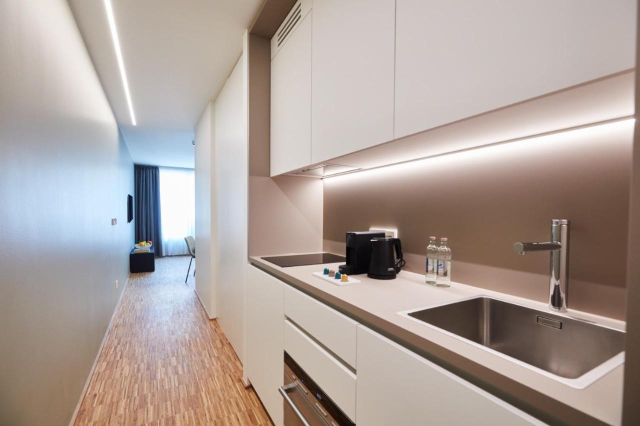 One-Bedroom Apartment,1469992157:JPEG