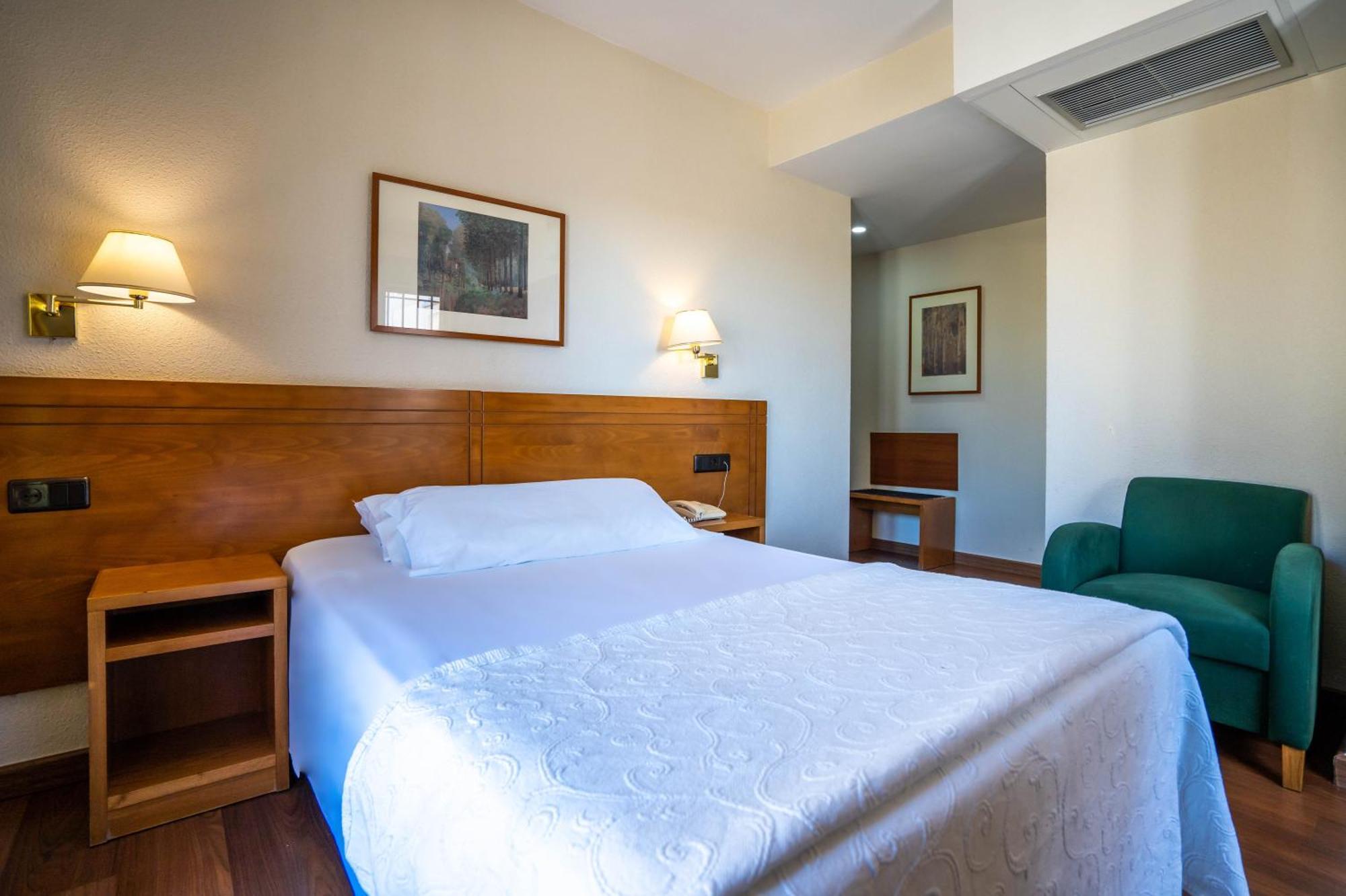 Double or Twin Room Cathedral View
