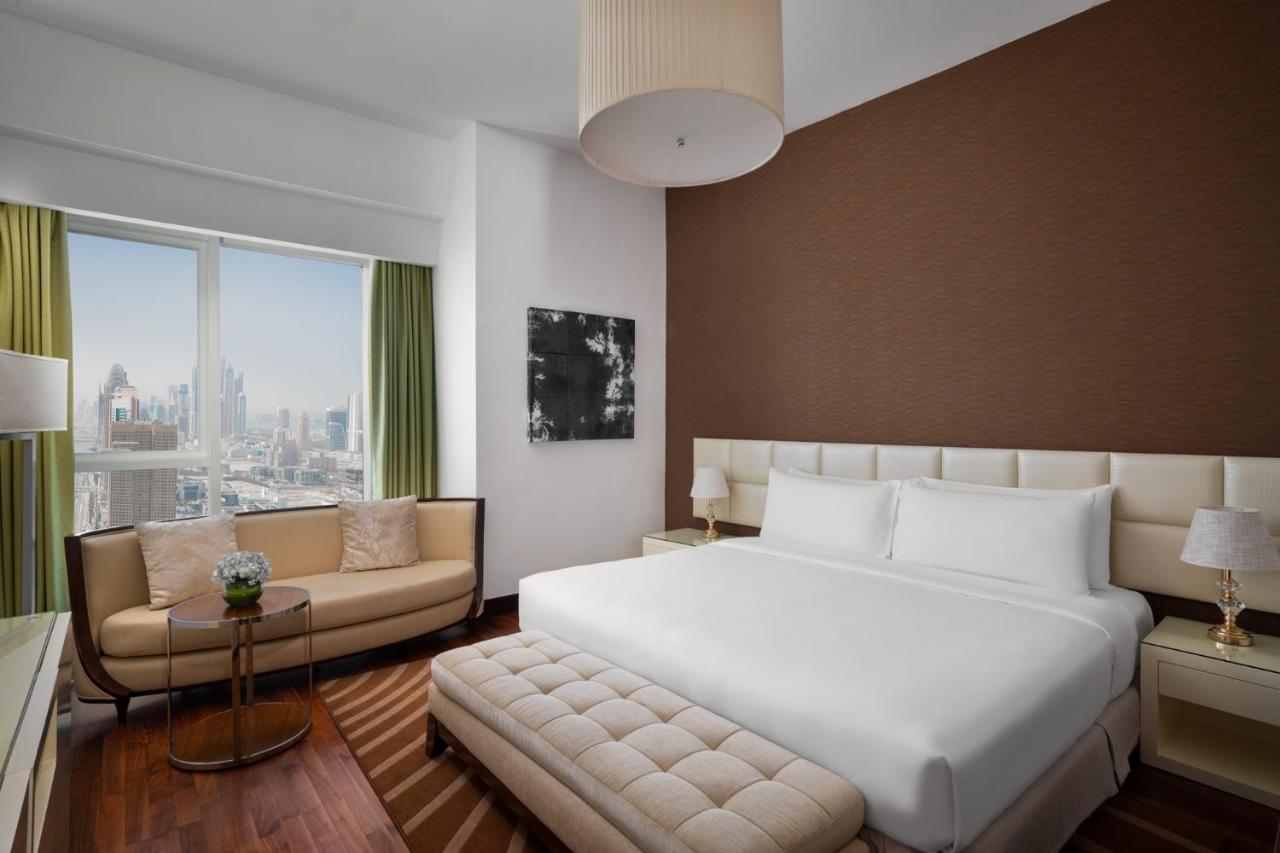 Deluxe Three Bedroom Penthouse Complimentary Transfer to Mall of the Emirates Insurance Market Metro Station & Jumeirah Beach,1472094763:JPEG