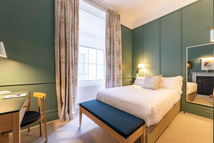 Small Double Room,1371542915:JPEG