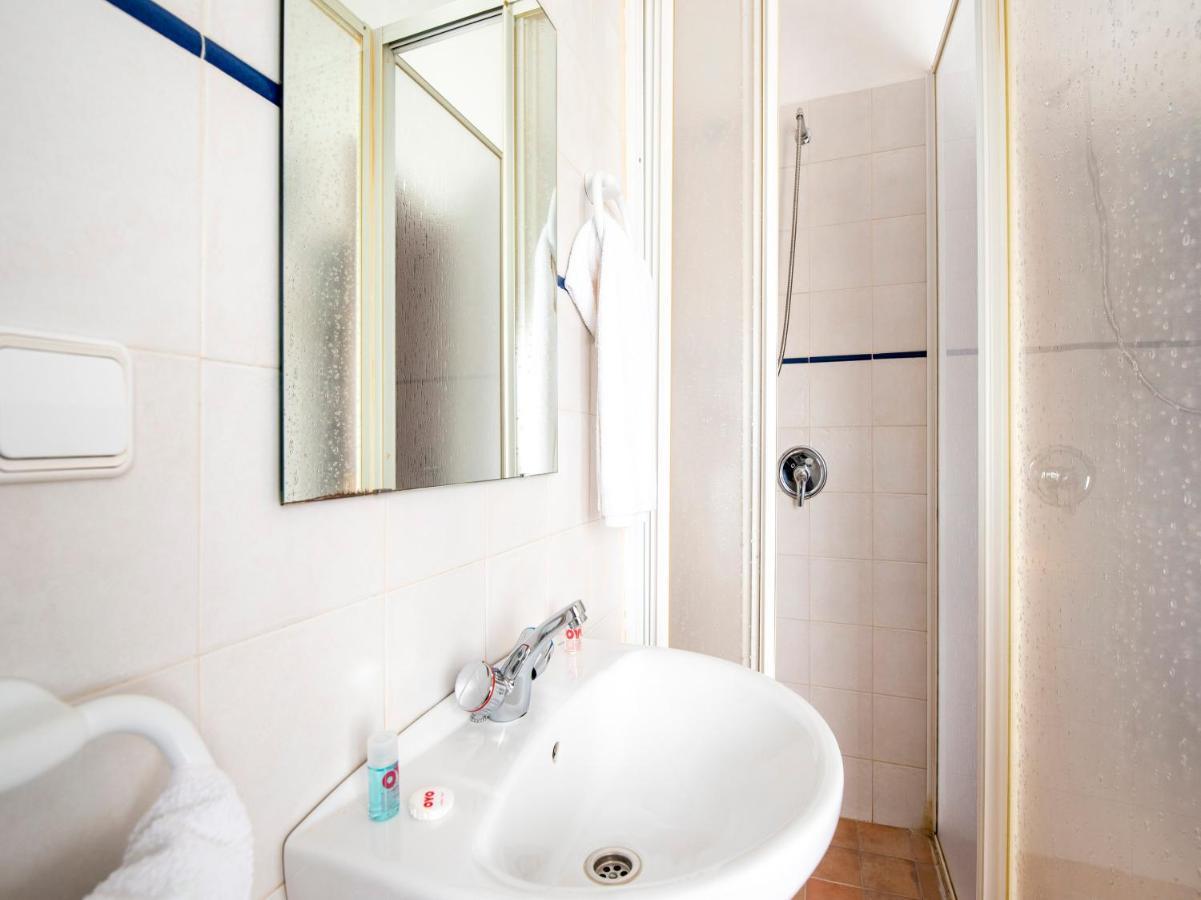 Single Room,1480034357:JPEG