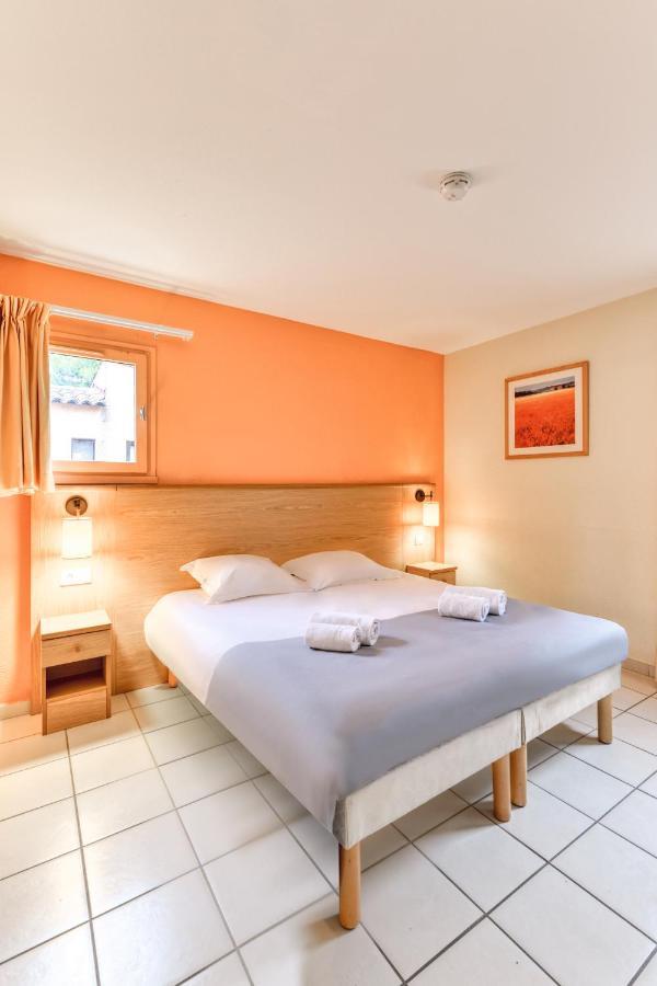 Two-Bedroom Apartment,1480400156:JPEG