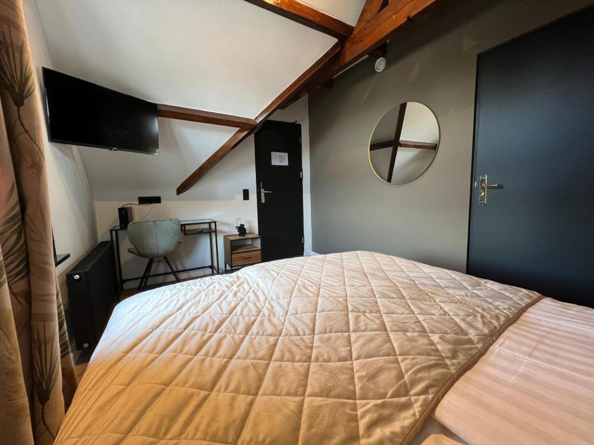Small Double Room,1487754235:JPEG