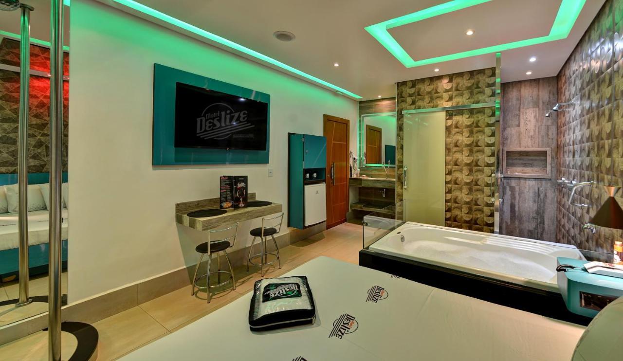 Suite Hot Tub,1491176173:JPEG