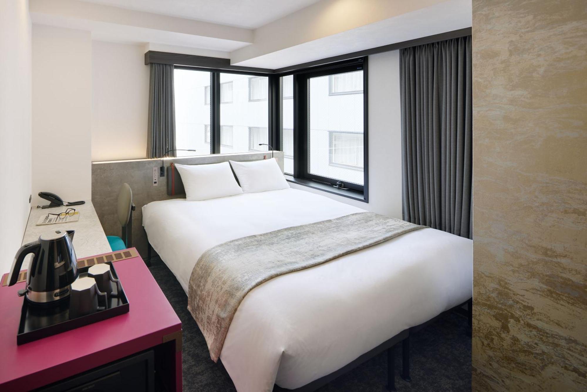 Corner King Room