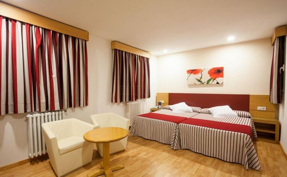 Family Double Room up to 14 years,1498474762:JPEG