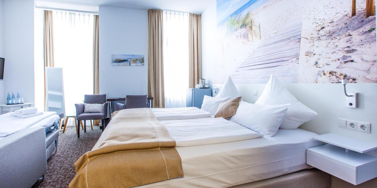 Comfort Triple Room