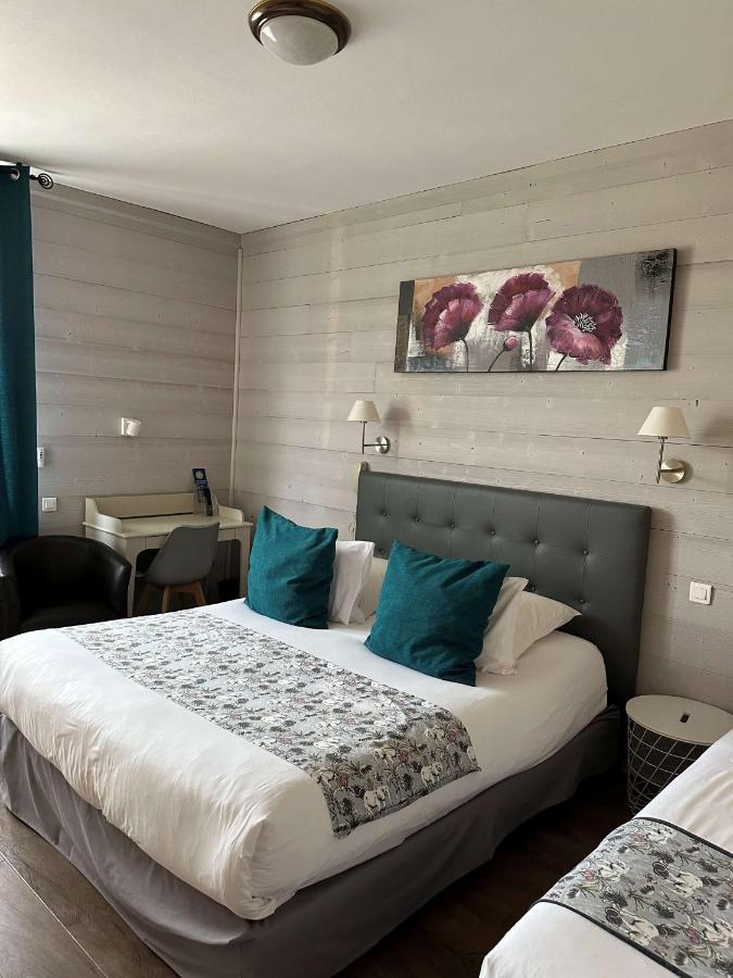 Family Room One Double Bed One Single Bed Non-Smoking,1498603108:JPEG