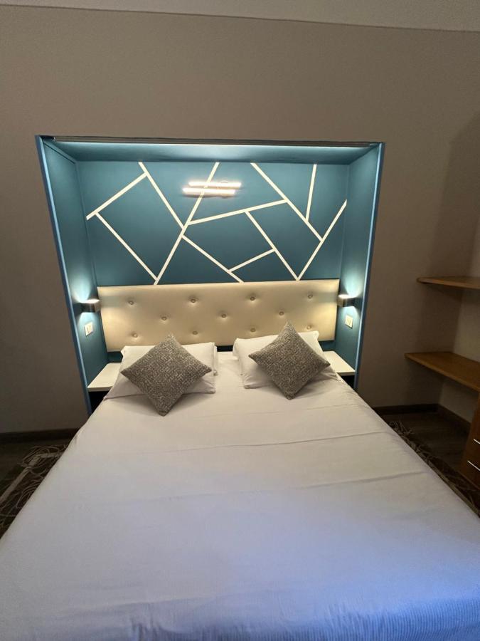 Single Room,257614085:JPEG