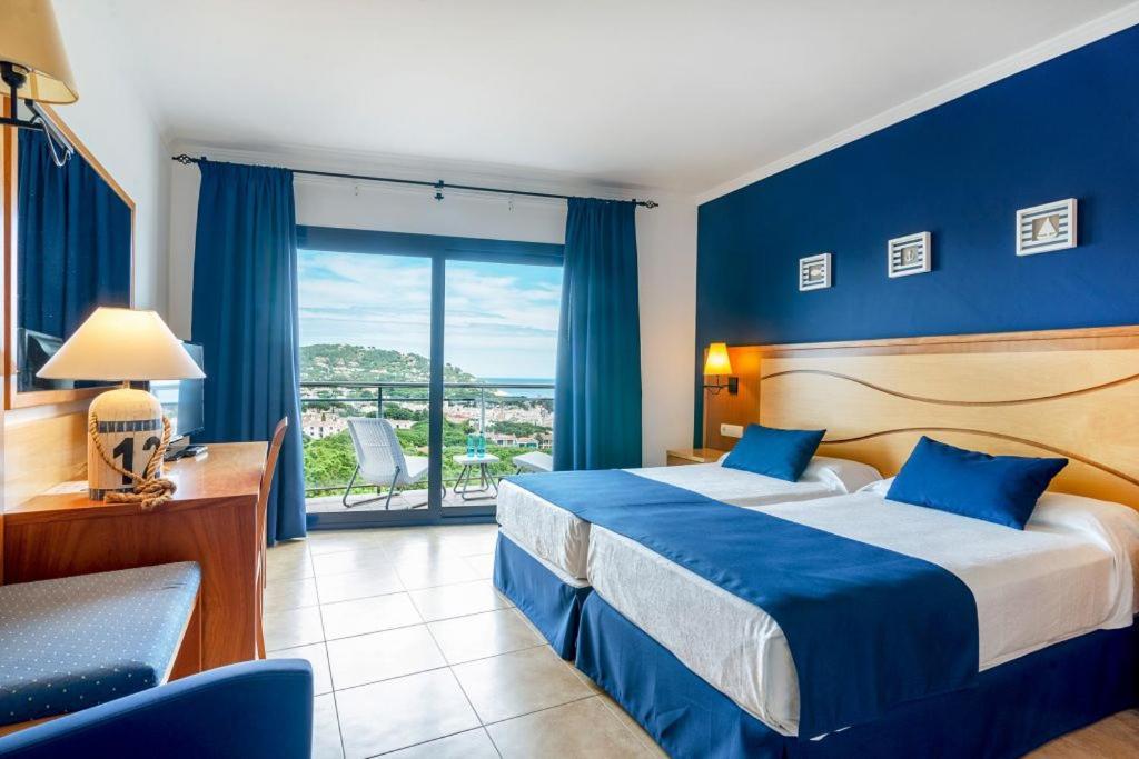 Superior double room sea view hydromassage