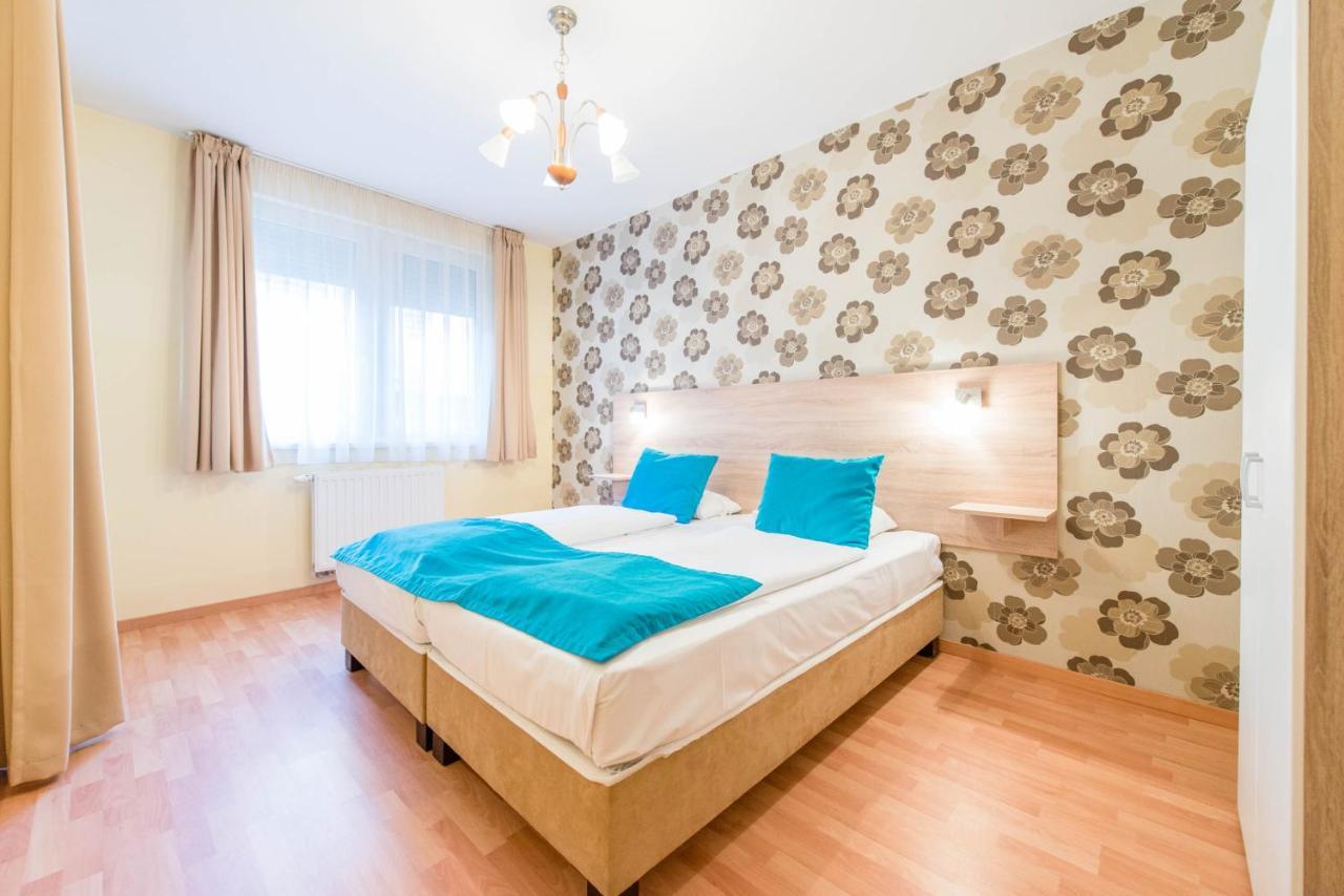 Two-Bedroom Apartment,370881394:JPEG